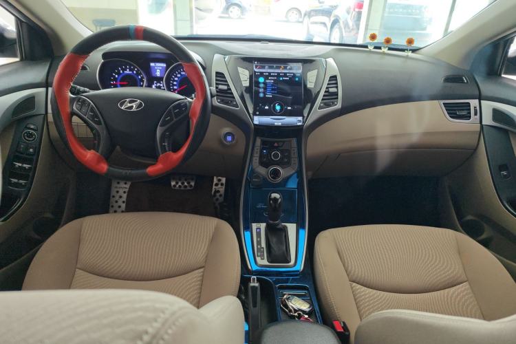 Used Hyundai Elantra (5th Generation / Langdong) 2016 1.6L Automatic Prestige Model Interior 3