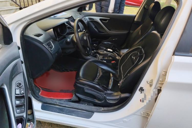 Used Hyundai Elantra (5th Generation / Langdong) 2016 1.6L Manual Fashion Edition Interior 3