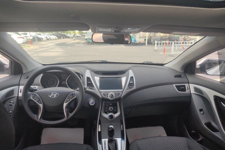 Used Hyundai Elantra (5th Generation / Langdong) 2016 1.6L Automatic Prestige Model Interior 4