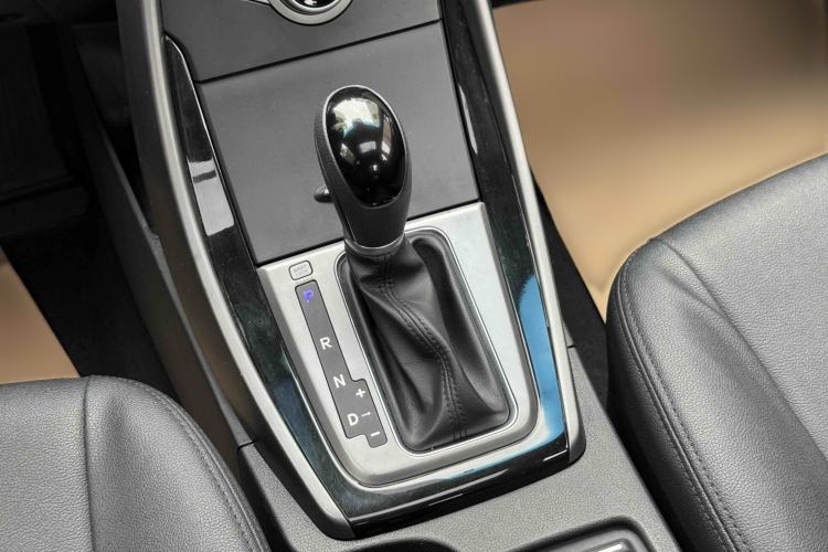 Used Hyundai Elantra (5th Generation / Langdong) 2016 1.6L Automatic Prestige Model Interior 4