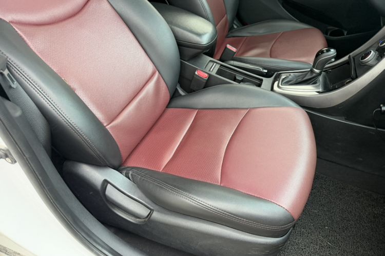 Used Hyundai Elantra (5th Generation / Langdong) 2016 1.6L Automatic Prestige Model Interior 8