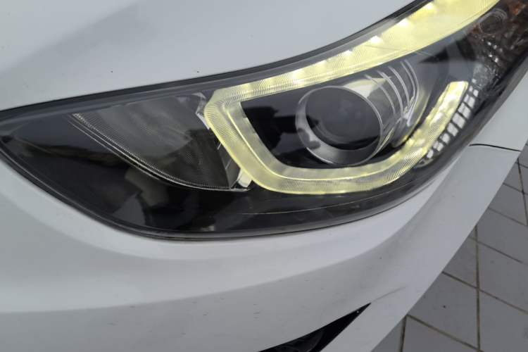 Used Hyundai Elantra (5th Generation / Langdong) 2016 1.6L Automatic Smart Version Left Front Headlight