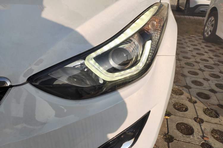 Used Hyundai Elantra (5th Generation / Langdong) 2016 1.6L Automatic Smart Version Left Front Headlight