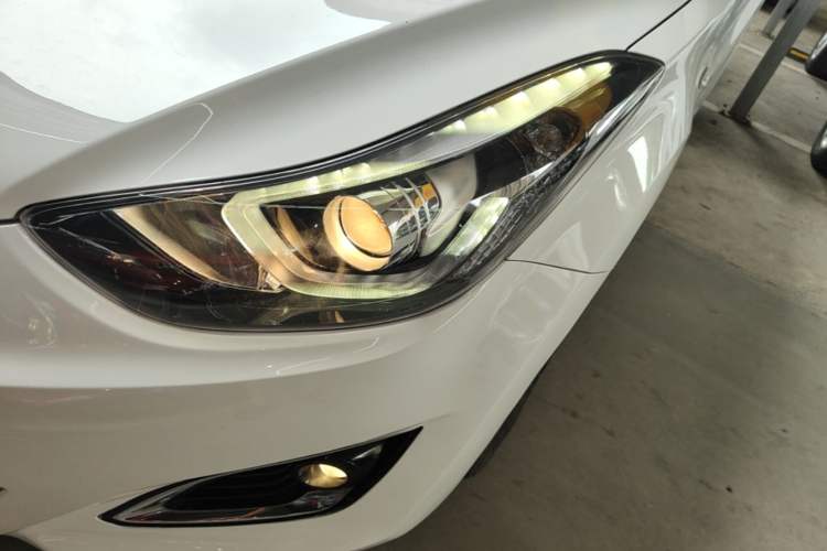 Used Hyundai Elantra (5th Generation / Langdong) 2016 1.6L Automatic Smart Version Left Front Headlight