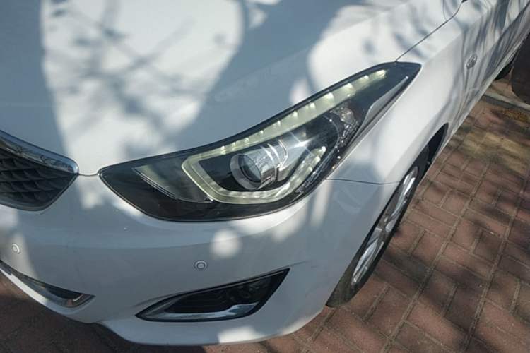Used Hyundai Elantra (5th Generation / Langdong) 2016 1.6L Automatic Smart Version Left Front Headlight