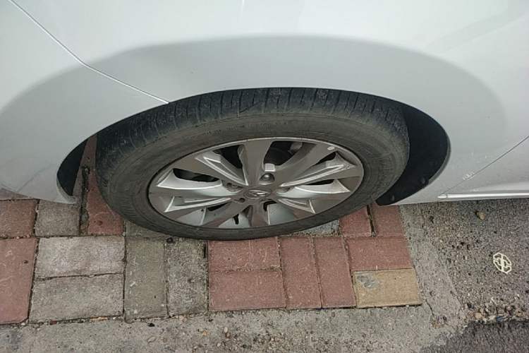 Used Hyundai Elantra (5th Generation / Langdong) 2016 1.6L Automatic Prestige Model Left Front Wheel Hub
