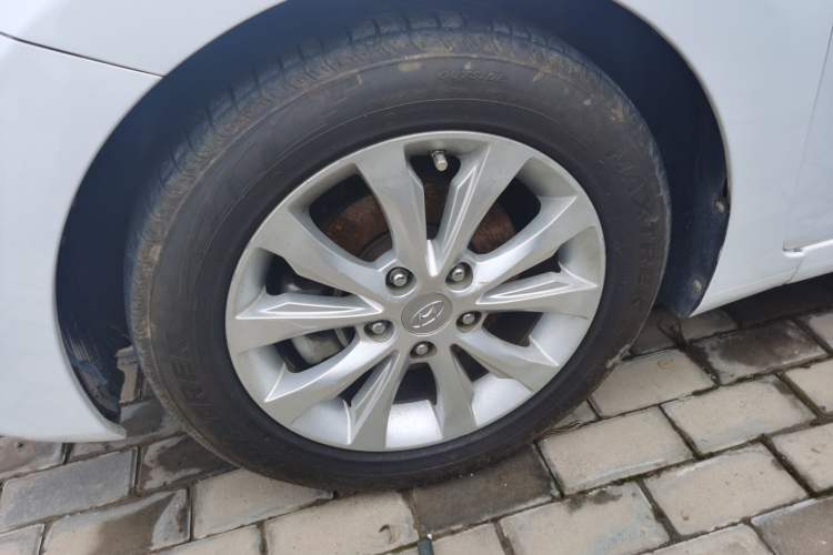 Used Hyundai Elantra (5th Generation / Langdong) 2016 1.6L Automatic Smart Version Left Front Wheel Hub