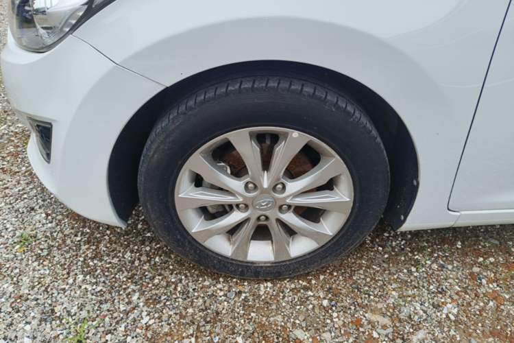 Used Hyundai Elantra (5th Generation / Langdong) 2016 1.6L Automatic Prestige Model Left Front Wheel Hub