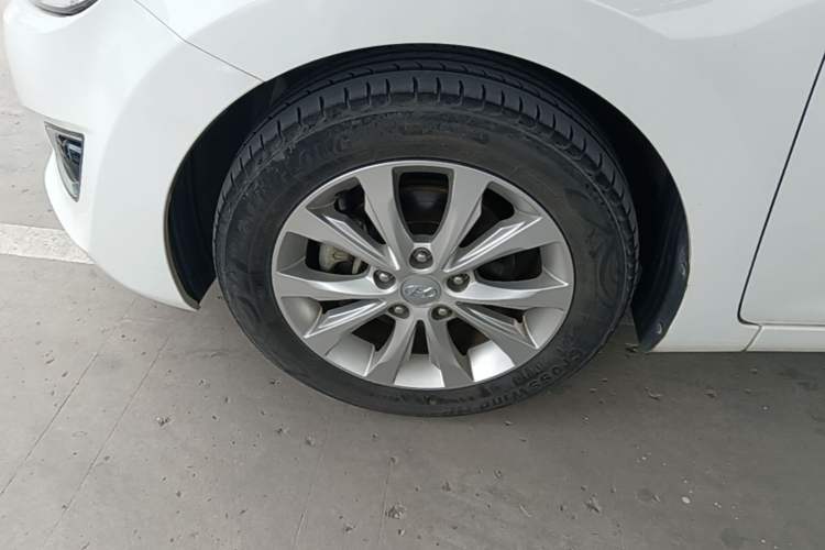 Used Hyundai Elantra (5th Generation / Langdong) 2016 1.6L Automatic Prestige Model Left Front Wheel Hub