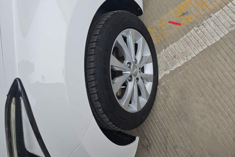 Used Hyundai Elantra (5th Generation / Langdong) 2016 1.6L Automatic Smart Version Left Front Wheel Hub
