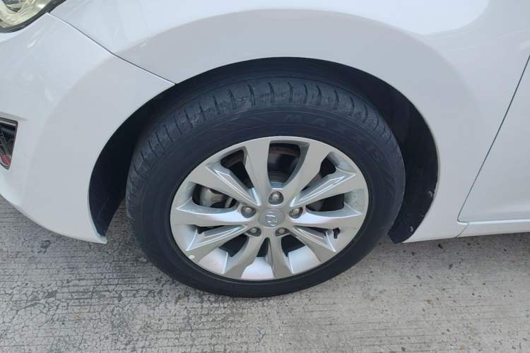 Used Hyundai Elantra (5th Generation / Langdong) 2016 1.6L Automatic Prestige Model Left Front Wheel Hub