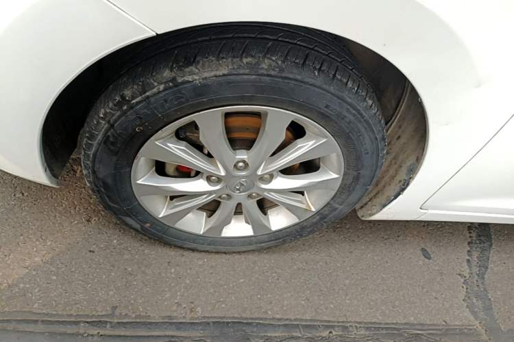 Used Hyundai Elantra (5th Generation / Langdong) 2016 1.6L Automatic Prestige Model Left Front Wheel Hub