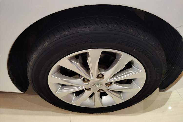 Used Hyundai Elantra (5th Generation / Langdong) 2016 1.6L Automatic Prestige Model Left Front Wheel Hub