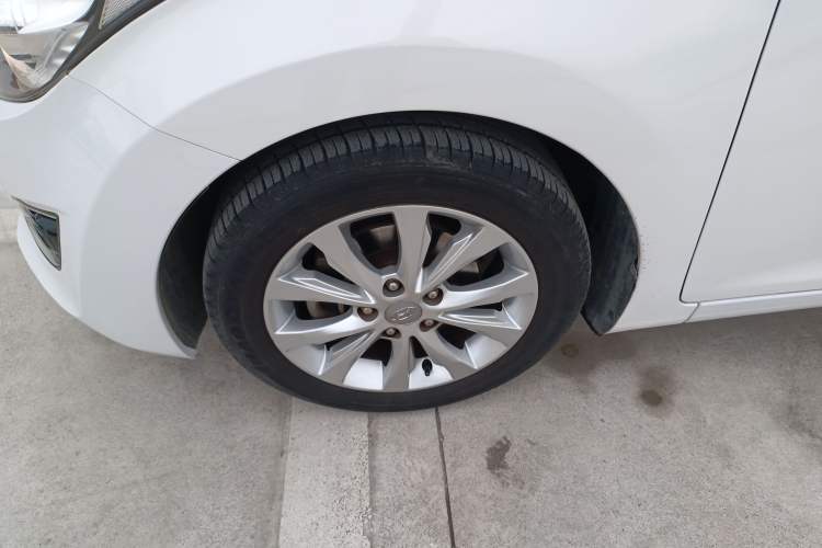 Used Hyundai Elantra (5th Generation / Langdong) 2016 1.6L Automatic Prestige Model Left Front Wheel Hub