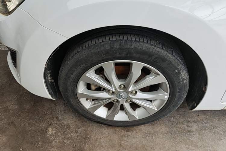 Used Hyundai Elantra (5th Generation / Langdong) 2016 1.6L Automatic Prestige Model Left Front Wheel Hub
