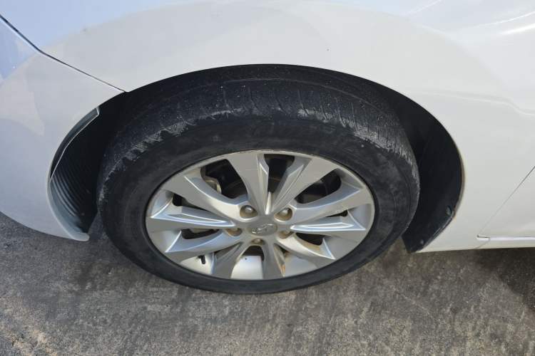 Used Hyundai Elantra (5th Generation / Langdong) 2016 1.6L Automatic Smart Version Left Front Wheel Hub