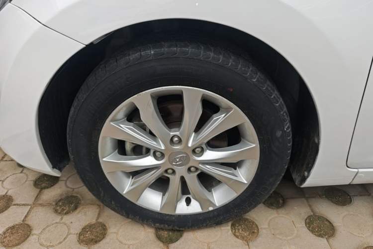 Used Hyundai Elantra (5th Generation / Langdong) 2016 1.6L Automatic Prestige Model Left Front Wheel Hub