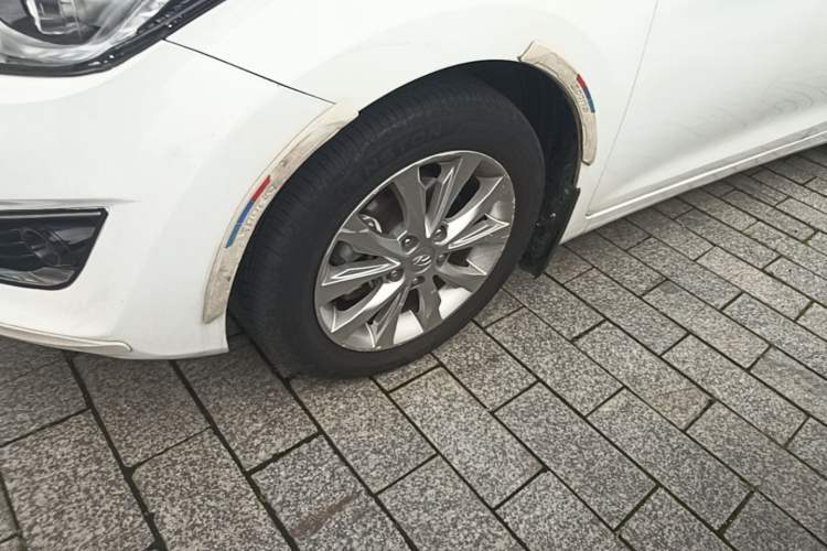 Used Hyundai Elantra (5th Generation / Langdong) 2016 1.6L Automatic Prestige Model Left Front Wheel Hub