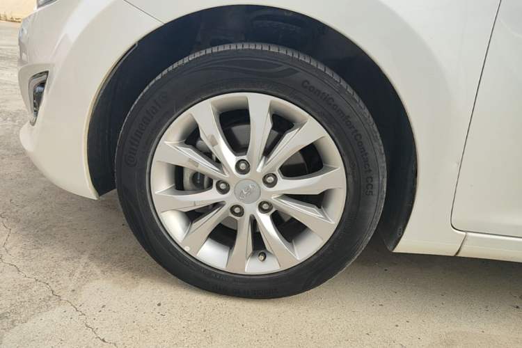 Used Hyundai Elantra (5th Generation / Langdong) 2016 1.6L Automatic Smart Version Left Front Wheel Hub