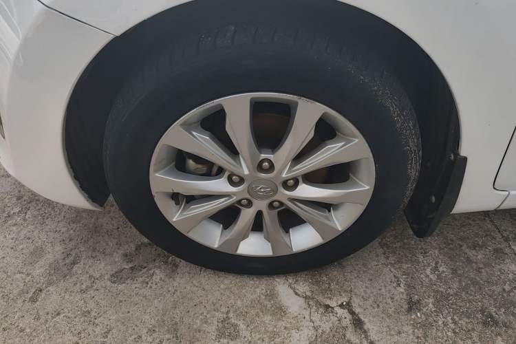 Used Hyundai Elantra (5th Generation / Langdong) 2016 1.6L Automatic Smart Version Left Front Wheel Hub