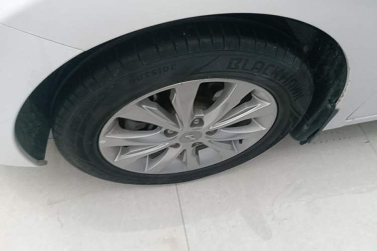Used Hyundai Elantra (5th Generation / Langdong) 2016 1.6L Automatic Prestige Model Left Front Wheel Hub