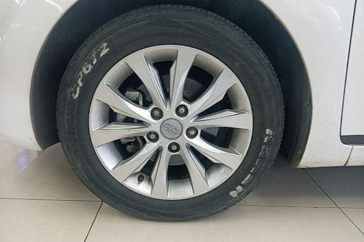Used Hyundai Elantra (5th Generation / Langdong) 2016 1.6L Automatic Prestige Model Left Front Wheel Hub