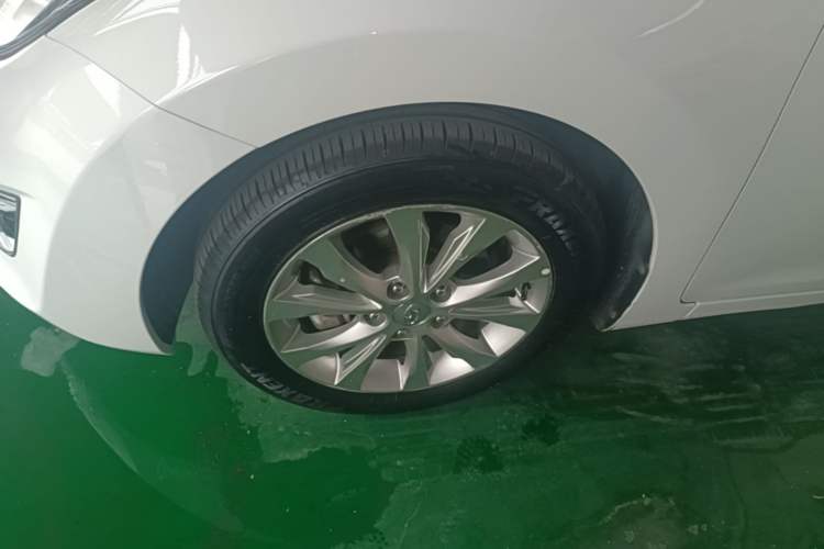 Used Hyundai Elantra (5th Generation / Langdong) 2016 1.6L Automatic Prestige Model Left Front Wheel Hub