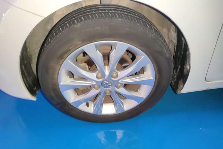 Used Hyundai Elantra (5th Generation / Langdong) 2016 1.6L Automatic Prestige Model Left Front Wheel Hub