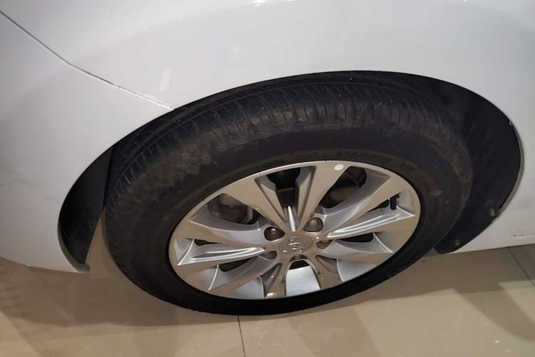 Used Hyundai Elantra (5th Generation / Langdong) 2016 1.6L Automatic Prestige Model Left Front Wheel Hub