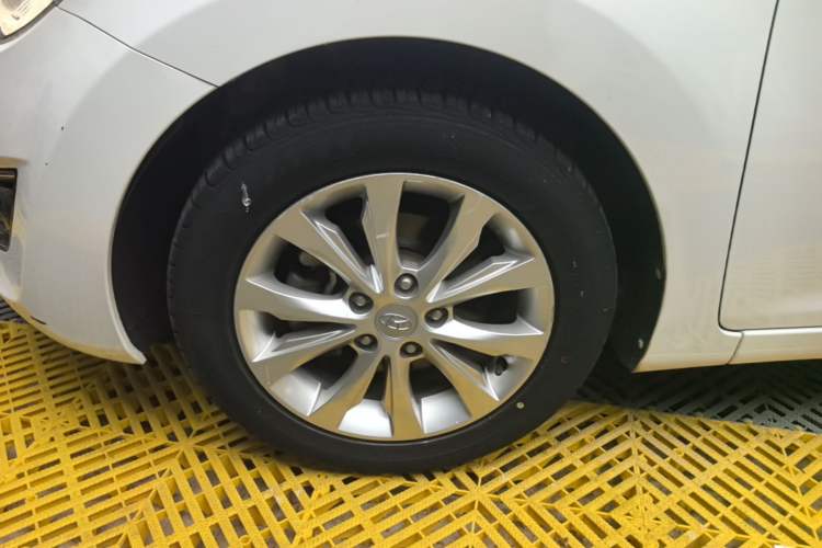 Used Hyundai Elantra (5th Generation / Langdong) 2016 1.6L Automatic Smart Version Left Front Wheel Hub