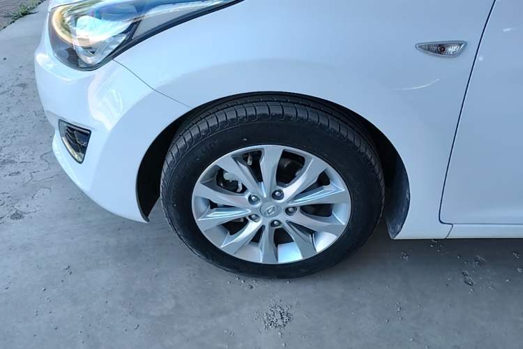 Used Hyundai Elantra (5th Generation / Langdong) 2016 1.6L Automatic Smart Version Left Front Wheel Hub