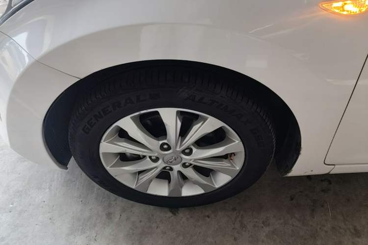 Used Hyundai Elantra (5th Generation / Langdong) 2016 1.6L Automatic Smart Version Left Front Wheel Hub