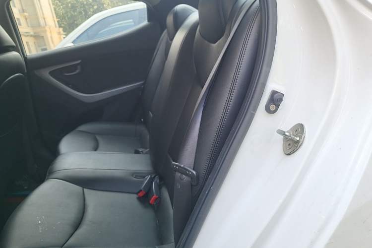 Used Hyundai Elantra (5th Generation / Langdong) 2016 1.6L Automatic Smart Version Left Rear Seat