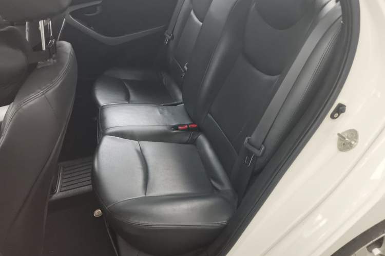 Used Hyundai Elantra (5th Generation / Langdong) 2016 1.6L Manual Fashion Edition Left Rear Seat
