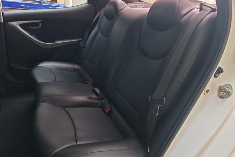 Used Hyundai Elantra (5th Generation / Langdong) 2016 1.6L Automatic Smart Version Left Rear Seat
