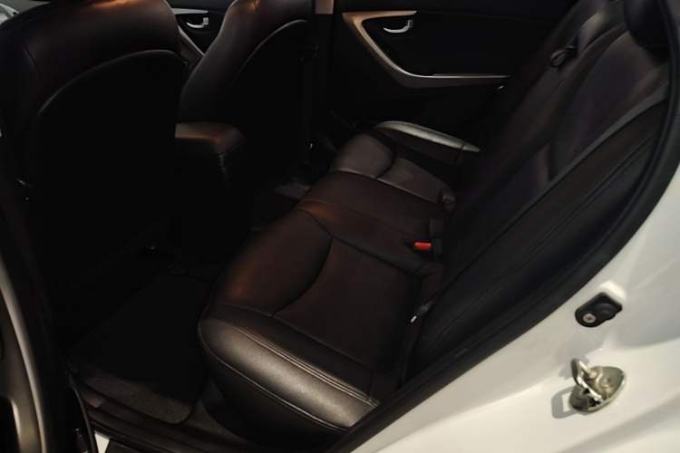 Used Hyundai Elantra (5th Generation / Langdong) 2016 1.6L Automatic Prestige Model Left Rear Seat