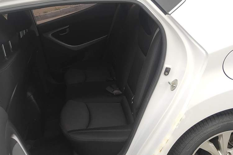 Used Hyundai Elantra (5th Generation / Langdong) 2016 1.6L Automatic Smart Version Left Rear Seat