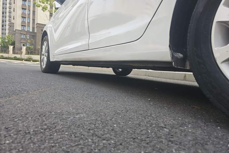 Used Hyundai Elantra (5th Generation / Langdong) 2016 1.6L Automatic Prestige Model Left Side Sill