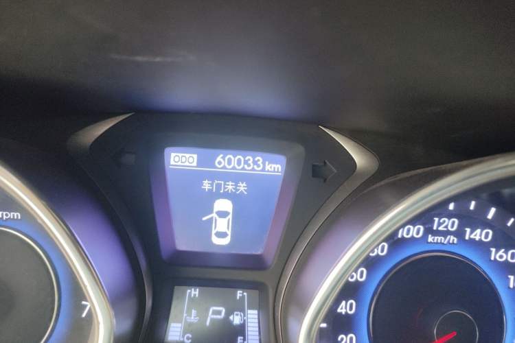 Used Hyundai Elantra (5th Generation / Langdong) 2016 1.6L Automatic Prestige Model Odometer Close Up