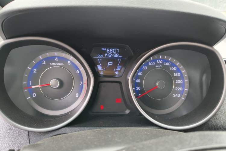 Used Hyundai Elantra (5th Generation / Langdong) 2016 1.6L Automatic Smart Version Odometer Close Up