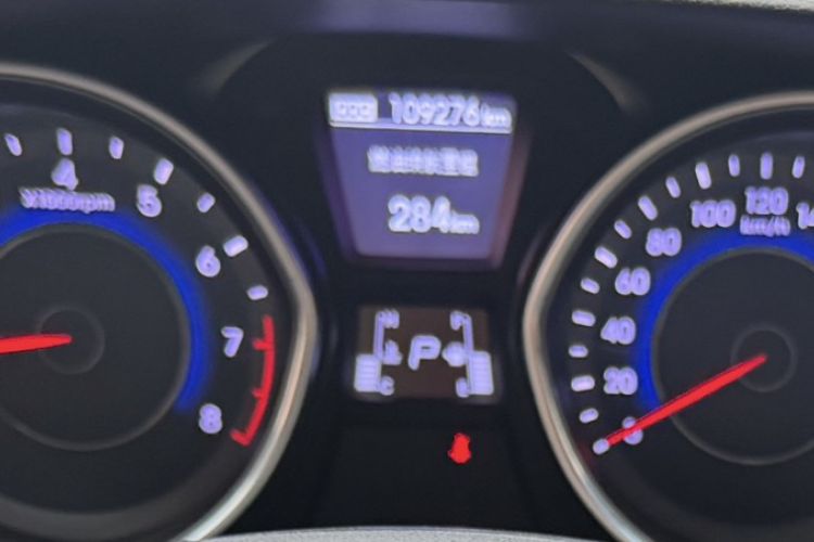 Used Hyundai Elantra (5th Generation / Langdong) 2016 1.6L Automatic Prestige Model Odometer Close Up