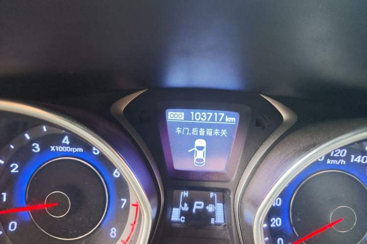 Used Hyundai Elantra (5th Generation / Langdong) 2016 1.6L Automatic Prestige Model Odometer Close Up