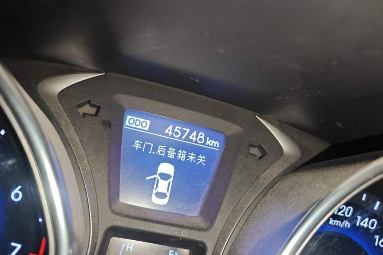 Used Hyundai Elantra (5th Generation / Langdong) 2016 1.6L Manual Luxury Model Odometer Close Up