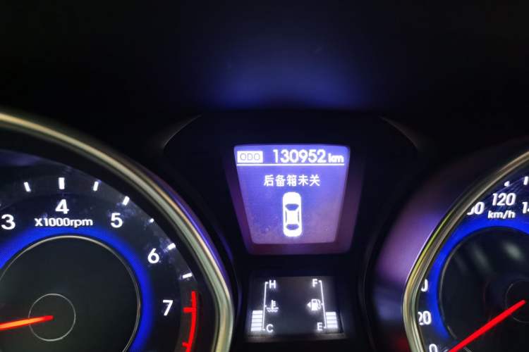 Used Hyundai Elantra (5th Generation / Langdong) 2016 1.6L Manual Luxury Model Odometer Close Up