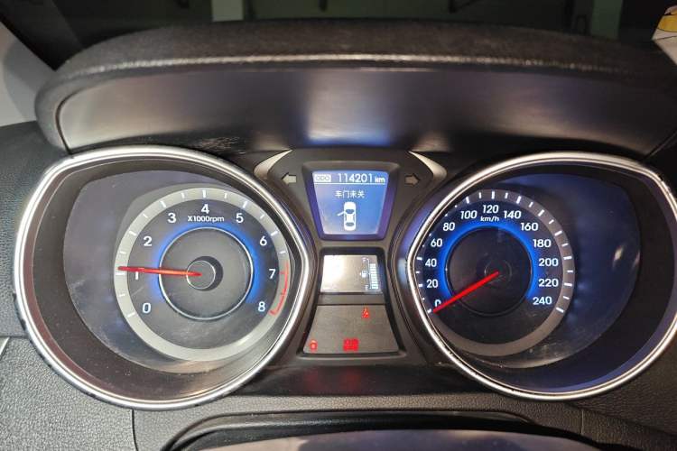Used Hyundai Elantra (5th Generation / Langdong) 2016 1.6L Manual Luxury Model Odometer Close Up