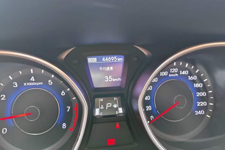 Used Hyundai Elantra (5th Generation / Langdong) 2016 1.6L Automatic Prestige Model Odometer Close Up
