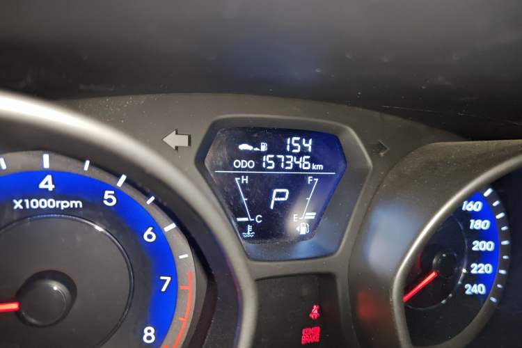 Used Hyundai Elantra (5th Generation / Langdong) 2016 1.6L Automatic Smart Version Odometer Close Up