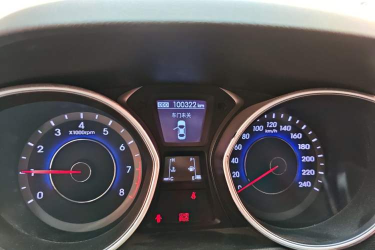 Used Hyundai Elantra (5th Generation / Langdong) 2016 1.6L Manual Luxury Model Odometer Close Up