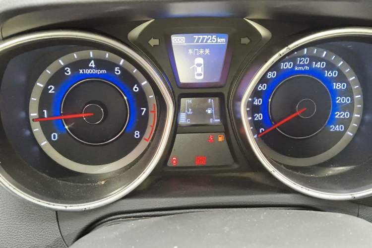 Used Hyundai Elantra (5th Generation / Langdong) 2016 1.6L Manual Luxury Model Odometer Close Up