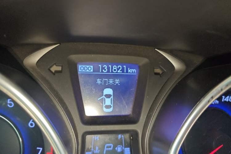 Used Hyundai Elantra (5th Generation / Langdong) 2016 1.6L Automatic Prestige Model Odometer Close Up